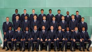 ¡Pura elegancia! Selección de Inglaterra posó para la foto oficial antes de partir al Mundial Rusia 2018