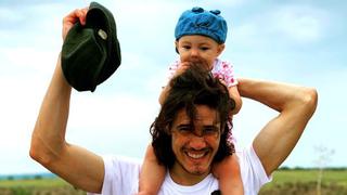 El tierno momento de Edinson Cavani con su hija en Uruguay [VIDEO]