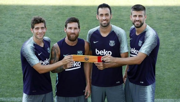 Sergi, Messi, Busquets y Piqué, hasta ahora los cuatro capitanes del cuadro azulgrana. (Foto: FC Barcelona)