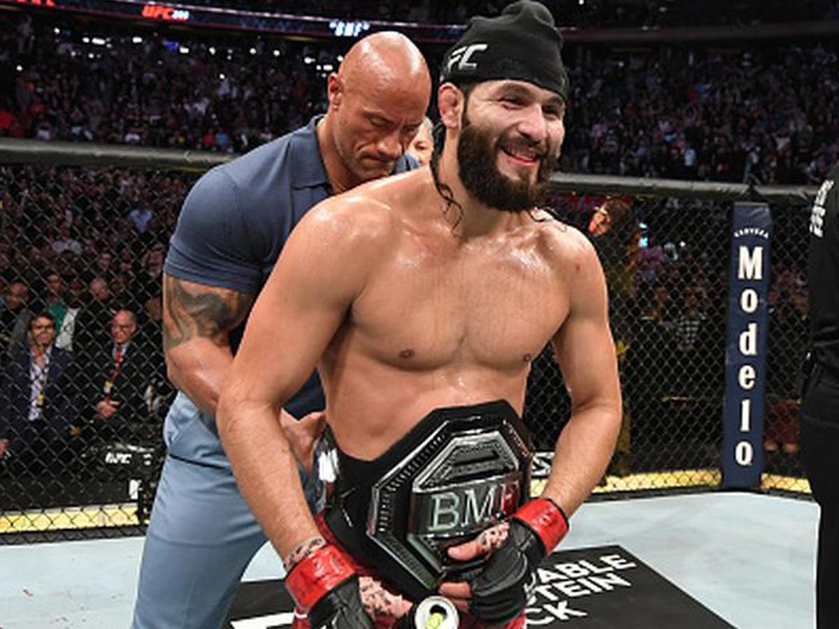 Ufc 244 The Rock Entrego El Titulo Bmf A Jorge Masvidal Luego De Vencer A Nate Diaz Por Nocaut Tecnico Video Full Deportes Depor