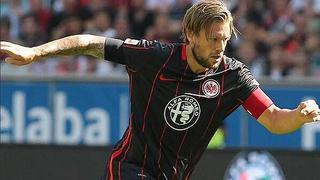 Eintracht Frankfurt: le detectaron cáncer, pero pidió jugar para salvar el descenso