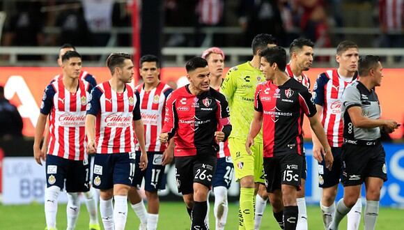 Chivas vs. Atlas se vieron las caras este domingo por la jornada 12 de la Liga MX 2021 (Foto: Getty Images).