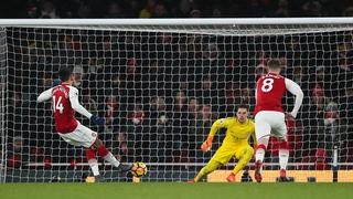 La noche más oscura: Ederson le atajó un penal a Aubameyang y sentenció al Arsenal