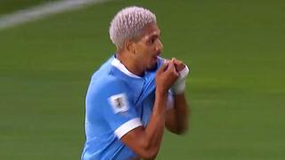 ¡Derechazo y a cobrar! Gol de Araújo para el 1-0 de Uruguay vs. Argentina