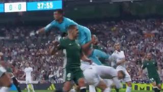 ¡Durísimo! El brutal choque entre Casemiro y Adán en el Real Madrid-Betis [VIDEO]