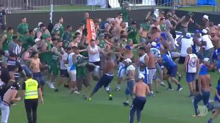 En el Coritiba vs. Cruzeiro: hinchas protagonizaron una batalla campal [VIDEO]