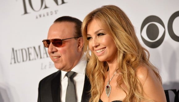 Thalía junto a su esposo Tommy Mottola. (Foto: AFP)