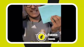 Momento épico: le regala unos guantes a su ídolo Memo Ochoa