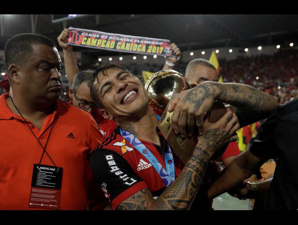 Las postales del festejo de Flamengo con Guerrero y Trauco tras el título en el 'Cariocao'. (AFP / Reuters / AP)