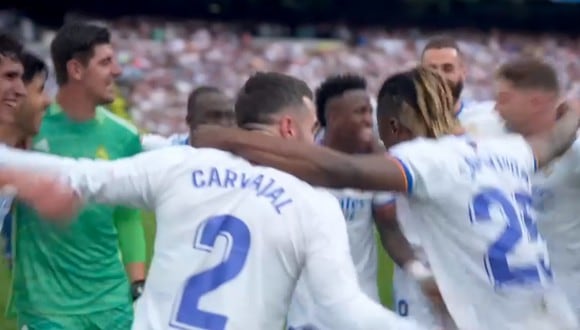 El plantel de Real Madrid celebró el título de LaLiga. Foto: Captura de pantalla de @SC_ESPN.