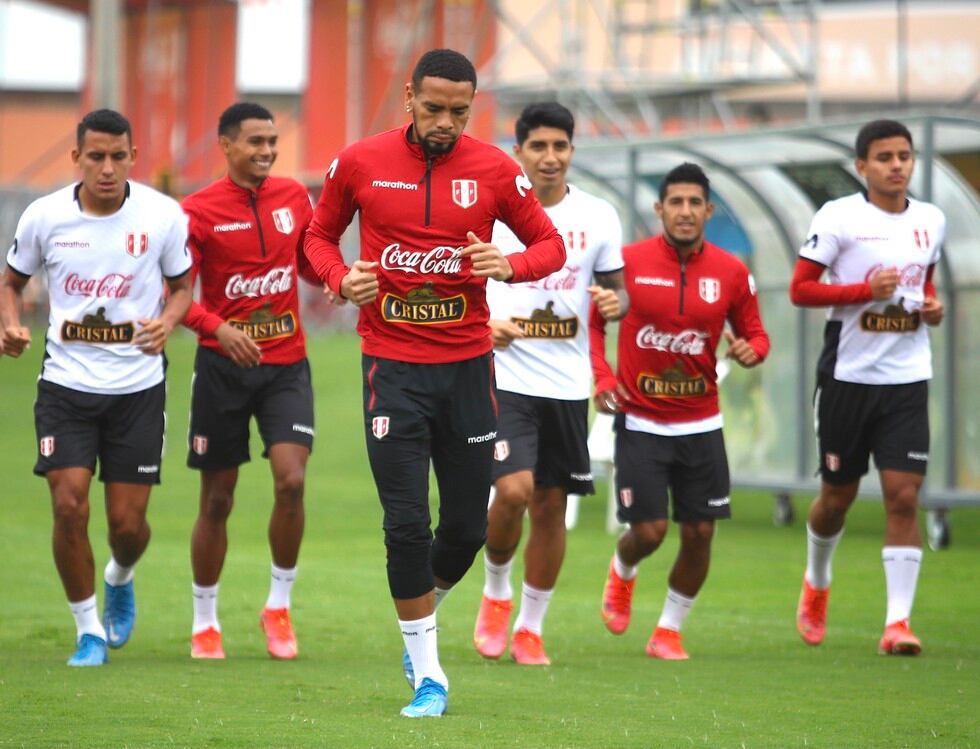 La Selección Peruana entrenó en la Videna antes de partir a Quito. (Foto: @SeleccionPeru)