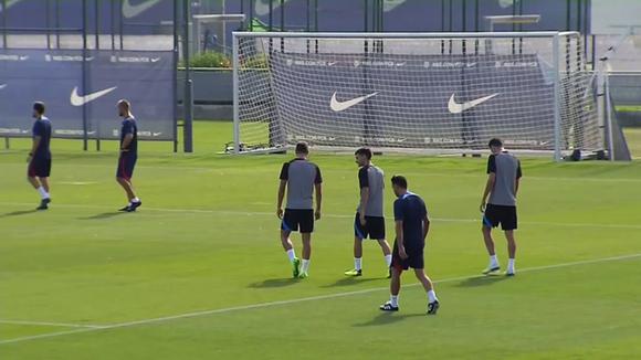 El entrenamiento del FC Barcelona de Xavi Hernández antes de su próximo partido en el fútbol de Europa. (Video: EFE)