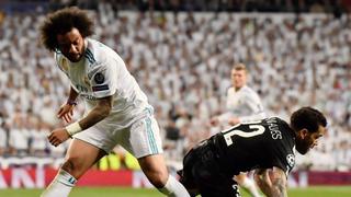 Y el Bernabéu alucinó: Marcelo es viral por ruleta que dejó en el suelo a Dani Alves [VIDEO]