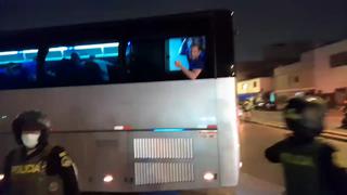 Barcos y la locura de la banda: abrió ventana del bus para celebrar con hinchas de Alianza Lima [VIDEO]