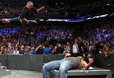 ¡No tuvo piedad! Shane McMahon se vengó de AJ Styles con un brutal codazo volador
