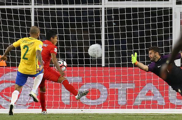 El gol de Raúl Ruidíaz le costó el puesto a Dunga como entrenador de Brasil. (Foto: Getty images)