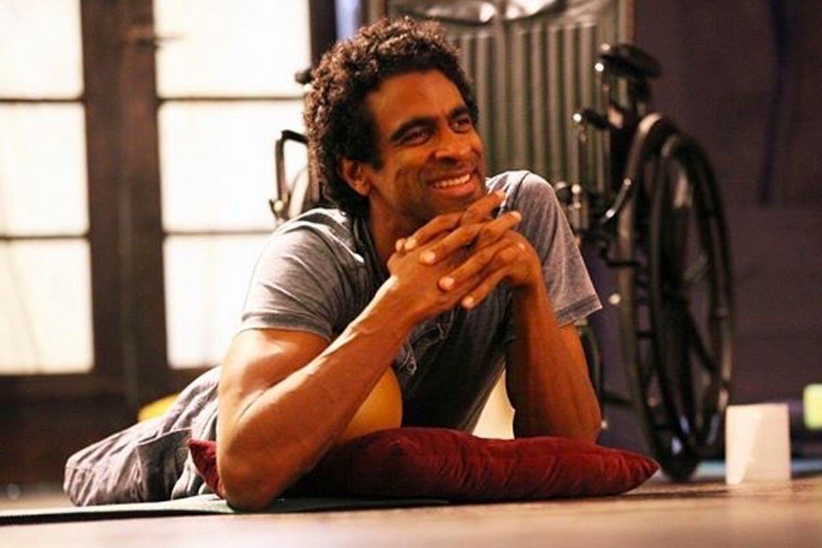 Obi Ndefo decidió dar un giro positivo a su vida luego del accidente (Foto: Obi Ndefo GoFundMe)