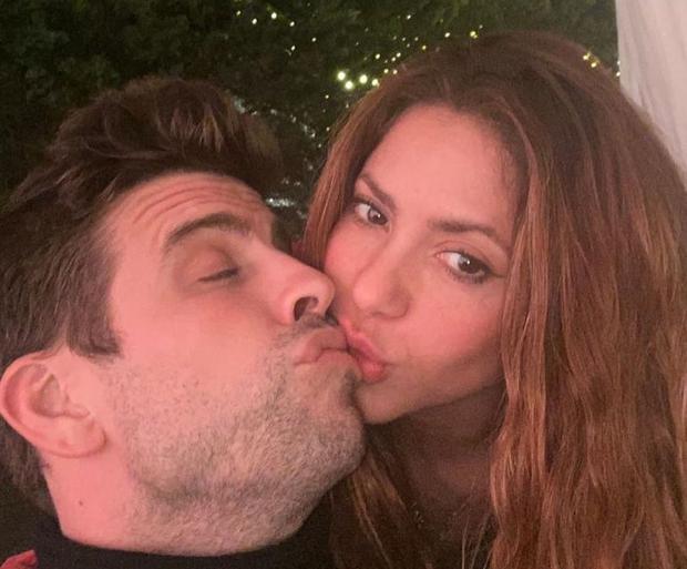 Un beso que sellaba su amor (Foto: Shakira / Instagram)