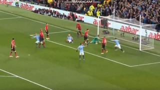 ¡Le rompió la mano a De Gea! David Silva para el gol para el Manchester City [VIDEO]