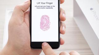 Apple prepara el Touch ID para iPhones integrado en el panel