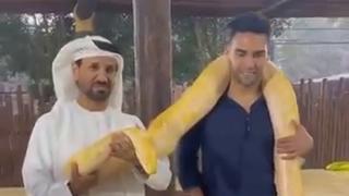 El ‘Tigre’ fue gatito: la cara de pánico de Radamel Falcao tras colgarse una serpiente en el cuello [VIDEO]