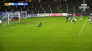 Portero culpó a compañero por un gol que sufrió, lo agredió y fue expulsado [VIDEO]