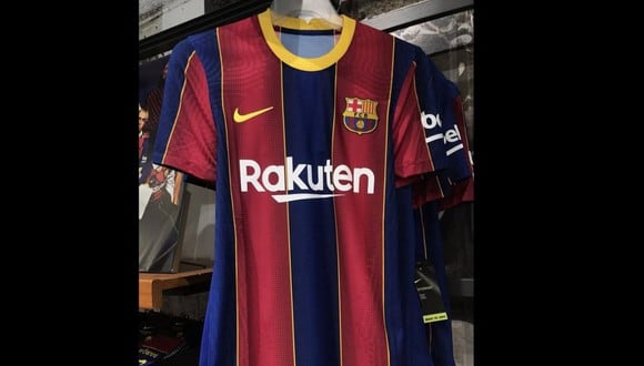 La nueva camiseta del Barcelona ya se encuentra disponible en el mercado.