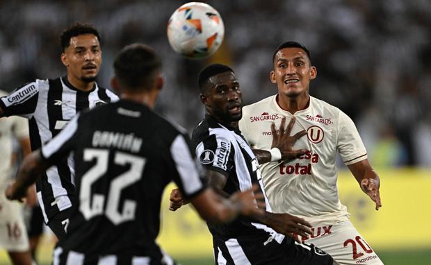 Universitario recibe a Botafogo este jueves en el Monumental por Copa Libertadores. (Foto: AFP)