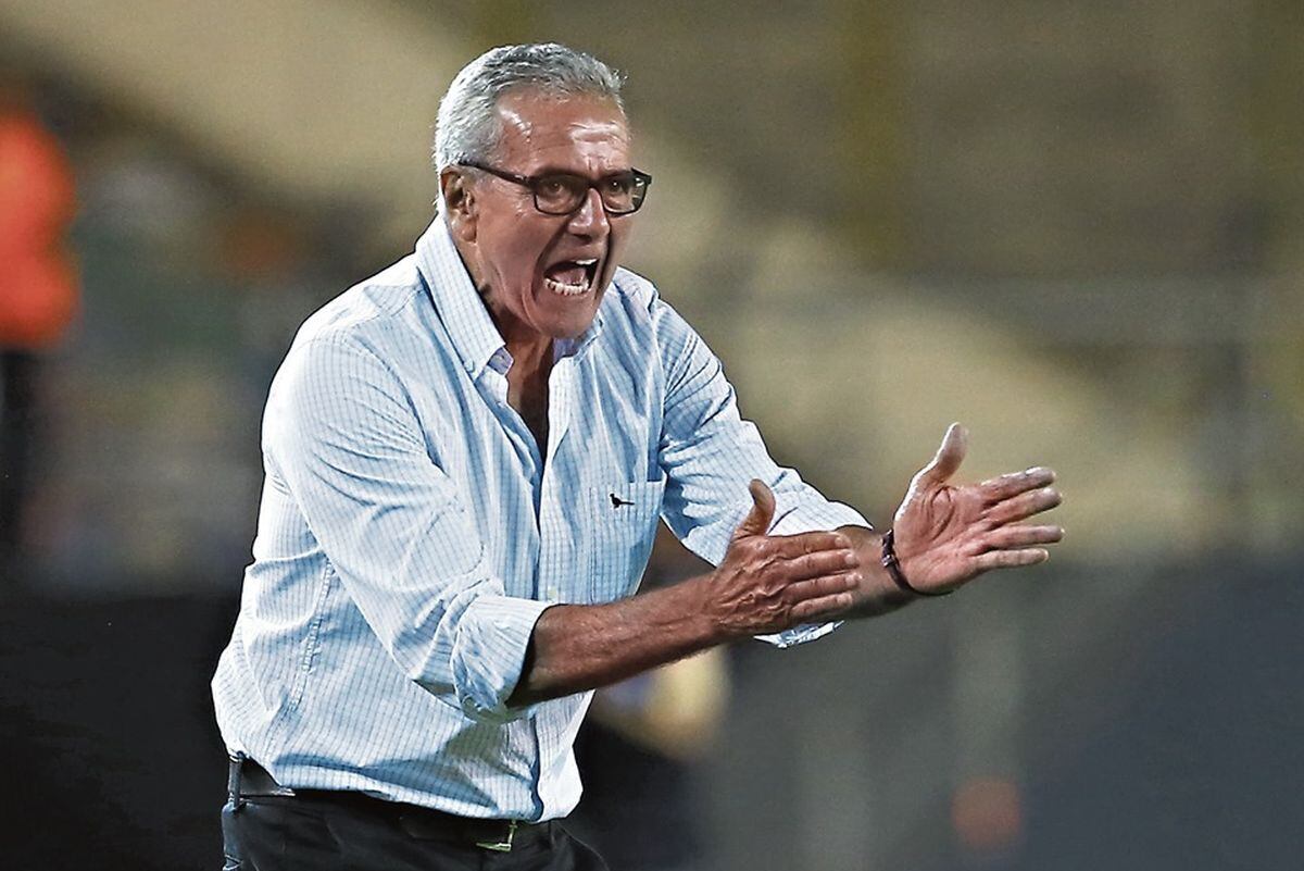 Gregorio Pérez es técnico de Universitario desde este año. (Foto: Archivo)