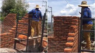 Su reacción lo es todo: albañiles construyeron un cuarto y se olvidaron de la puerta [VIDEO]