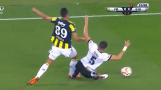 ¡Sin piedad ante el rival! La brutal entrada de Pepe que le costó la expulsión en Turquía [VIDEO]