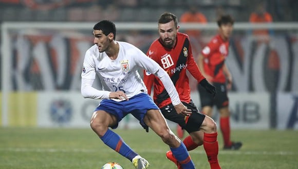 Fellaini es el primer jugador de la Superliga China que da positivo a COVID-19.