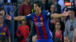 ¿Penal o no? La polémica jugada que Luis Suárez reclamó como penal ante Sevilla [VIDEO]