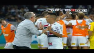 ¡No lo den por muerto! Christian Cueva dio extraordinario pase al último minuto y Sao Paulo volteó el partido