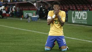 Neymar anotó gol a Paraguay, celebró como un francotirador con el banderín... y se lo anularon [VIDEO]