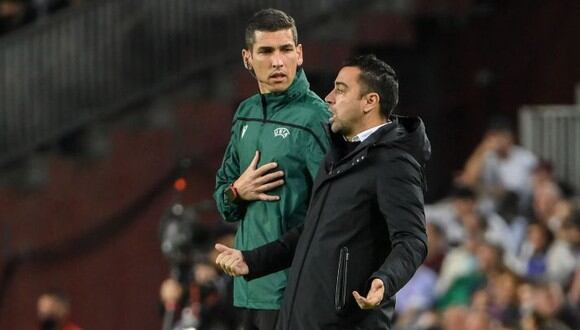 Xavi quedó desilusionado tras la eliminación del Barcelona en manos del Eintracht Frankfurt. (Foto: Getty Images)