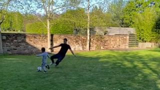 Duele de solo verlo: la fuerte entrada de Dejan Lovren contra su pequeño hijo que alborota Instagram [VIDEO]