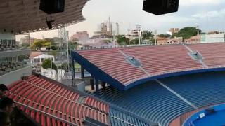 Bombardas fueron utilizadas en los exteriores del estadio La Nueva Olla durante el 'U’ vs. Cerro Porteño [VIDEO]
