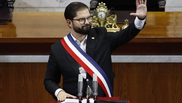 El presidente de Chile, Gabriel Boric, presentó ante el Congreso el proyecto de ley para desembolsar un monto extraordinario para el Bono Invierno Duplicado (Foto: Francesco Degasperi / AFP)