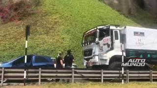 ¡Por poco y lo aplasta! Piloto de camiones chocó con auto particular previo al Dakar 2019 [VIDEO]