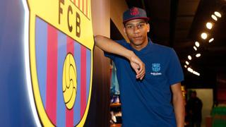 Todo listo: Jean-Clair Todibo fue presentando en Camp Nou como nuevo fichaje del Barcelona