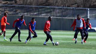 Luis Advíncula se lució con un golazo durante el entrenamiento en Washington [VIDEO]