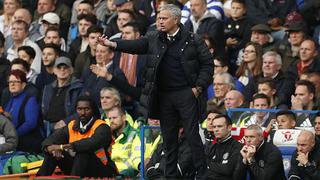 Hinchas del Chelsea a José Mourinho: "Vas a ser despedido mañana"