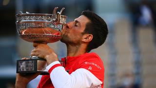 A un Grand Slam de igualar a Federer y Nadal: Novak Djokovic se quedó con el trofeo de Roland Garros