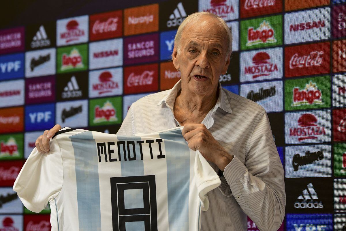 Menotti venía desempeñándose como director de la selecciones naciones de Argentina. (Foto: AFP)