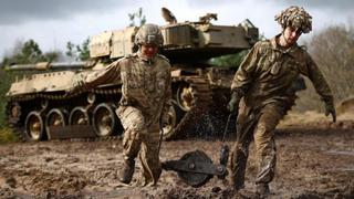 ¿Cómo ayudar al ejército ucraniano si soy extranjero?