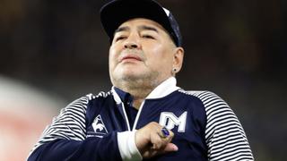 Expareja de Maradona afirma que el ’10′ sigue consumiendo alcohol y que debe ser internado por su adicción