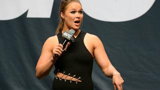 ¡Se nos casa! Ronda Rousey se comprometió con Travis Browne (VIDEO)
