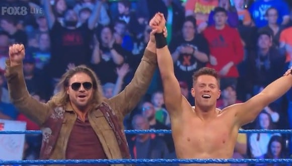 John Morrison y The Miz celebrando la victoria de este último. (Foto: WWE)