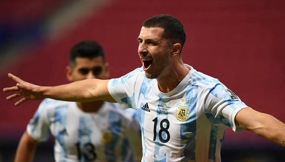 Guido Rodríguez marcó el único gol del partido con el que Argentina venció a Uruguay por la Copa América. | Foto: AFP